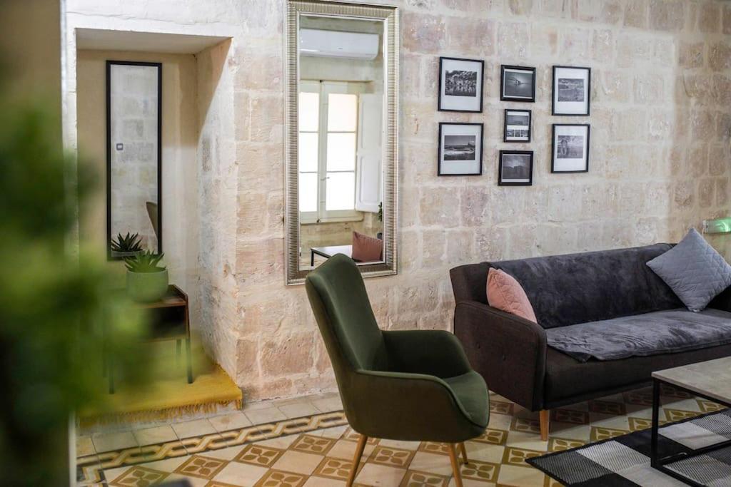 Chic, Stylish & Spacious Flat In Central La Valeta Exterior foto